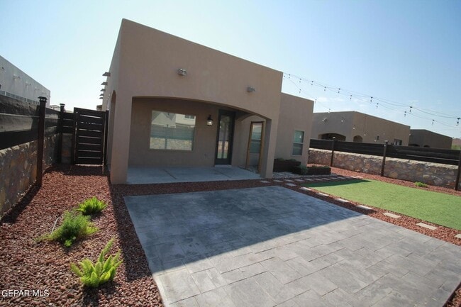 Building Photo - 509 Cedarwood Ave