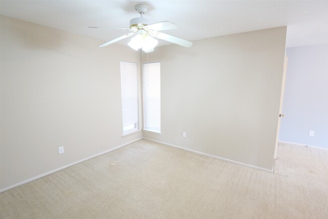 Building Photo - 22311 Fincastle Dr