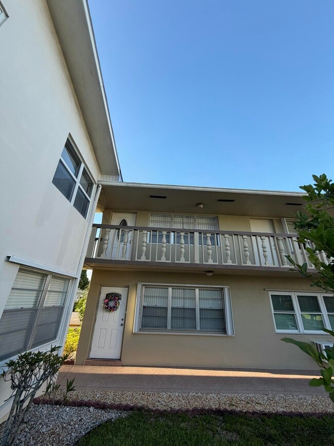 Building Photo - 185 Salisbury E