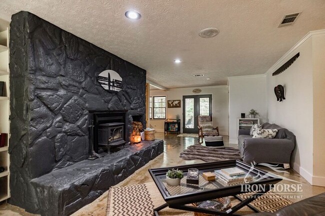 Building Photo - 130 Austin Dr