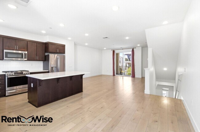 Building Photo - 29384 Hub Ln