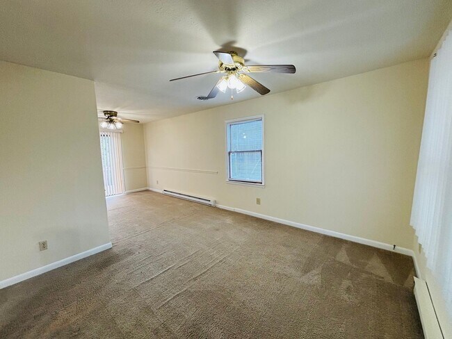Building Photo - 208 Ardmore St