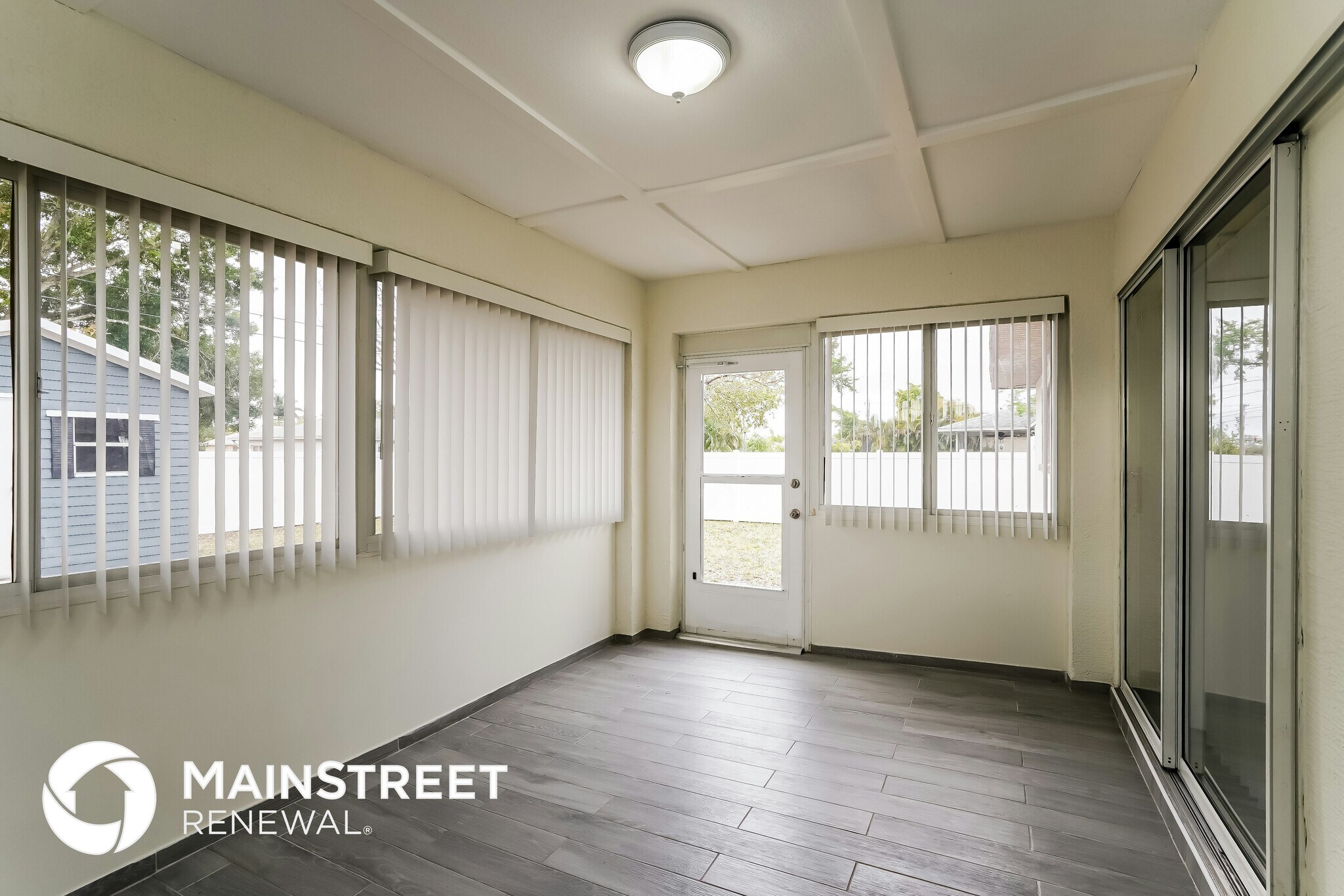 Building Photo - 126 SE 7th St