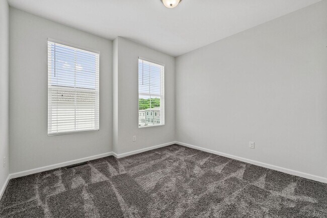 Building Photo - BRAND NEW Townhome located in Westside Ben...