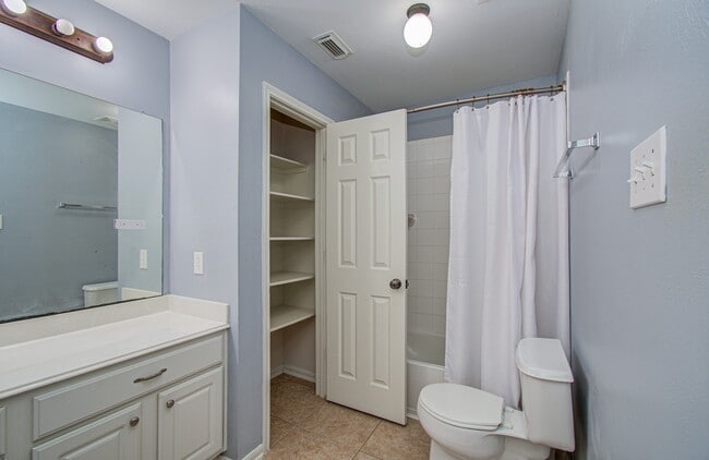 Building Photo - 6307 S Wintersage Ln