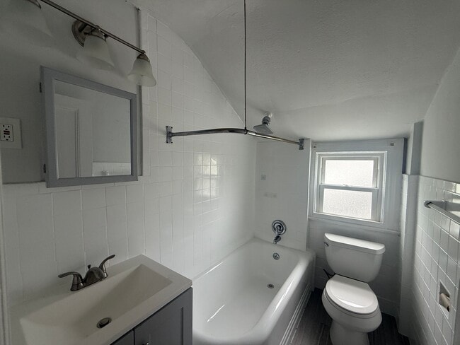 Building Photo - 206 Bellevue Ave