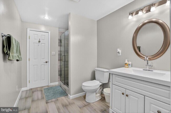 Building Photo - 2208 Halter Ln