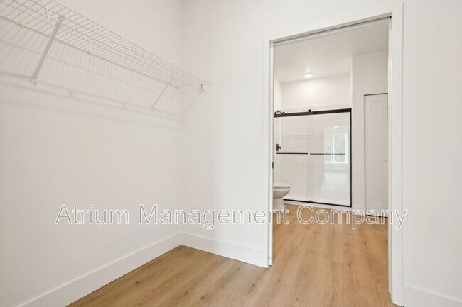 Building Photo - 221 S Bumby Ave