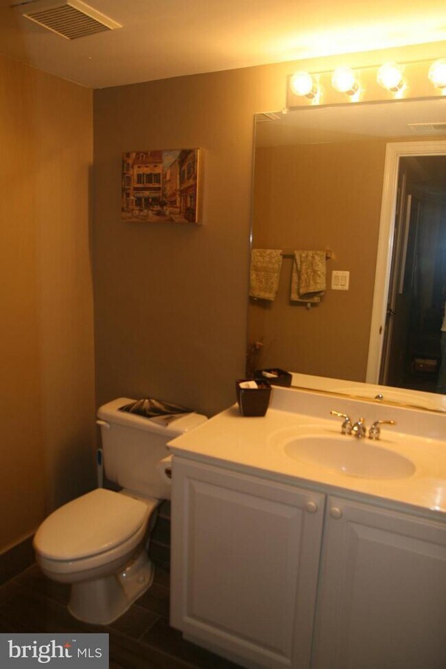 Building Photo - 20925 Cheyenne Terrace