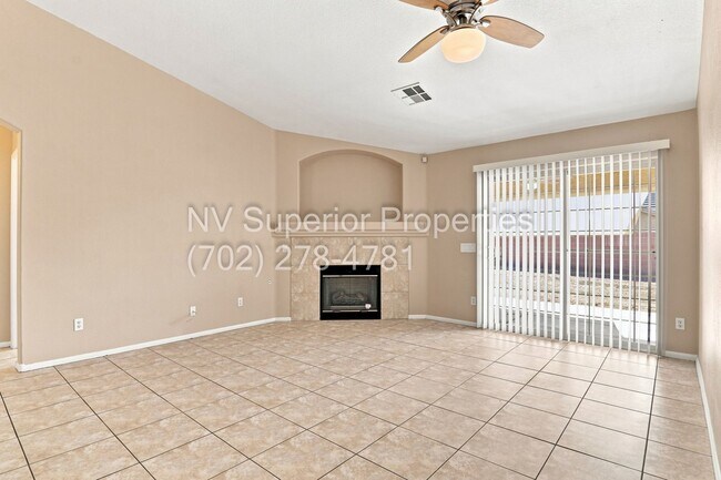 Building Photo - SE!! Stallion Mountain!! Gated!!! Single Story Home!! No Carpets!!! Covered patio!! Water Conditi...