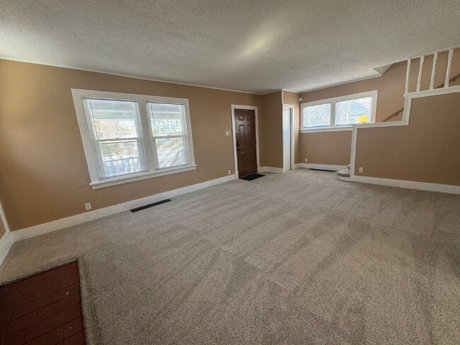 Building Photo - Room to Breathe! 4-Bedroom Springfield Home Ready Now!