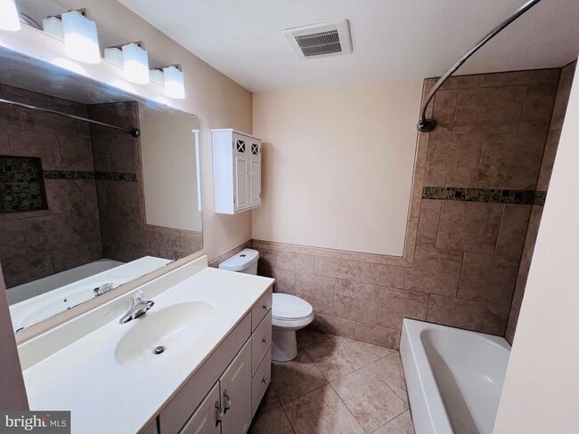 Building Photo - 305 Gundry Dr