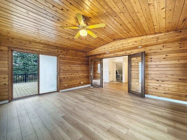Building Photo - 6080 Tee Trail