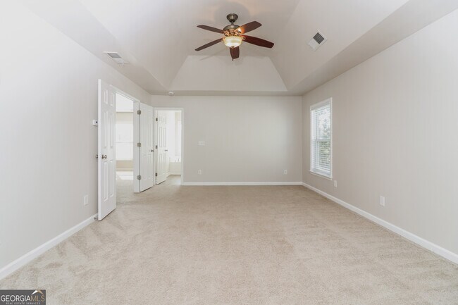 Building Photo - 107 Heritage Club Trail