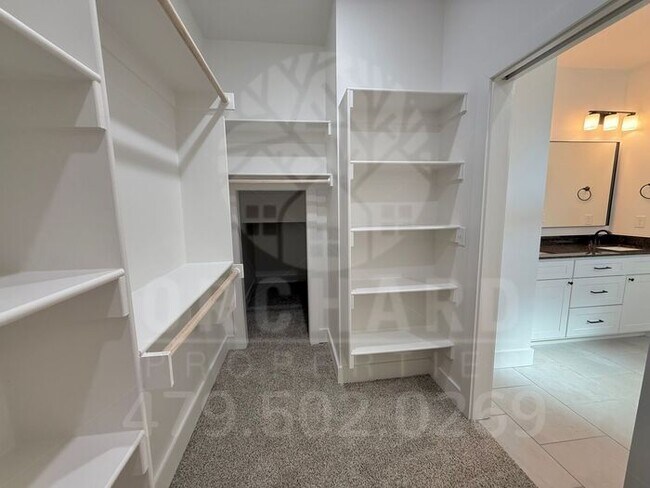 Building Photo - Bella Vista Single-Family Home- 3 Bed/ 2 B...
