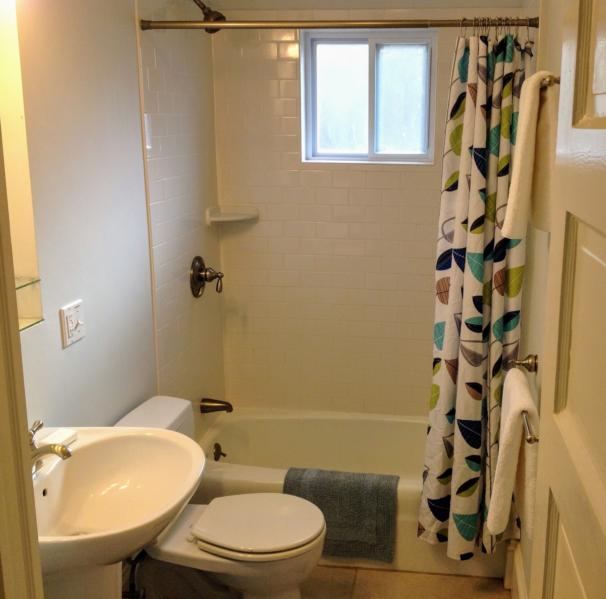 BATHROOM - 41 Fairfield Street