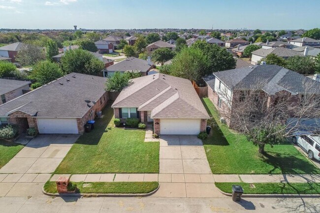 Building Photo - 5536 Camarillo Dr