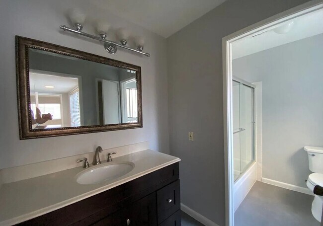 Building Photo - CAMPBELL - Spacious townhome with central ...
