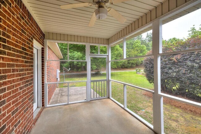 Building Photo - 3225 Mayflower Ln