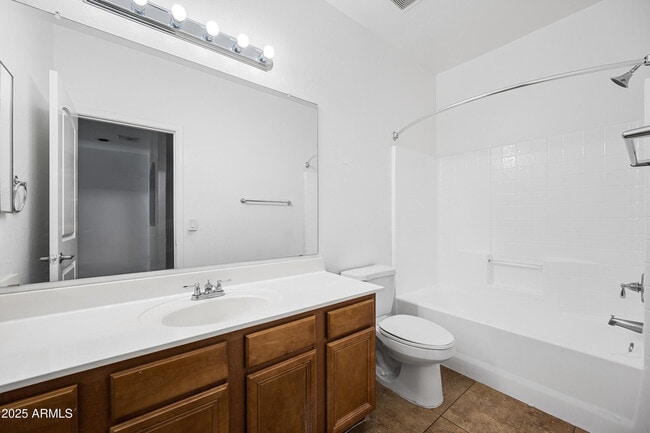 Building Photo - 4608 W Maryland Ave