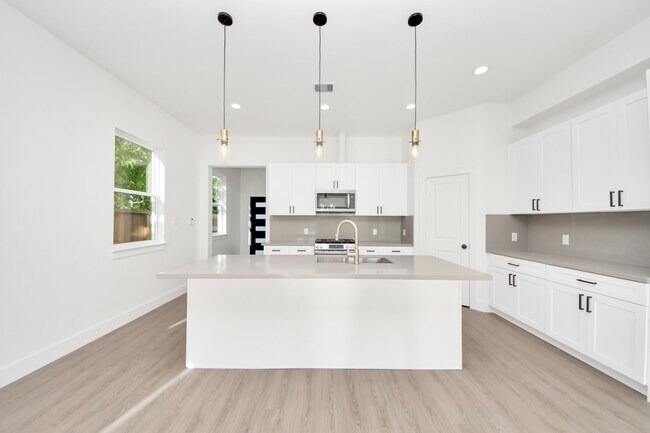 Building Photo - 9023 Spaulding St