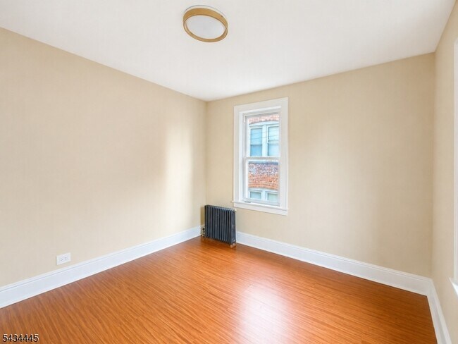 Building Photo - 137 Hammond Ave