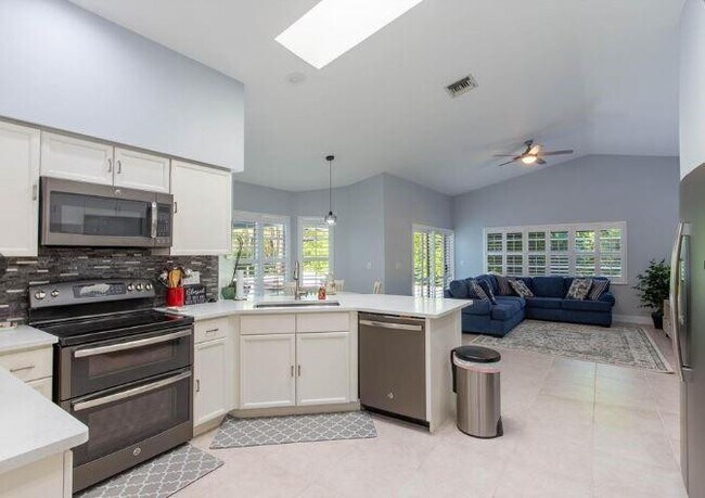 Building Photo - 1349 Brampton Cove