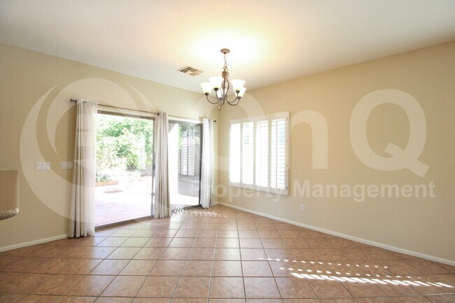 Building Photo - 16803 N 50th Way