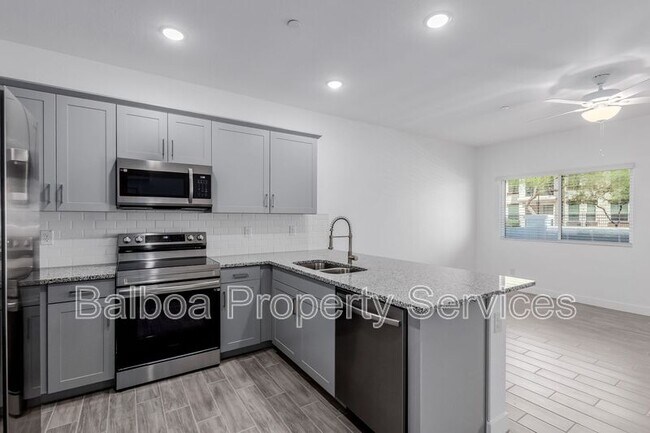 Building Photo - 1318 S 105th Pl