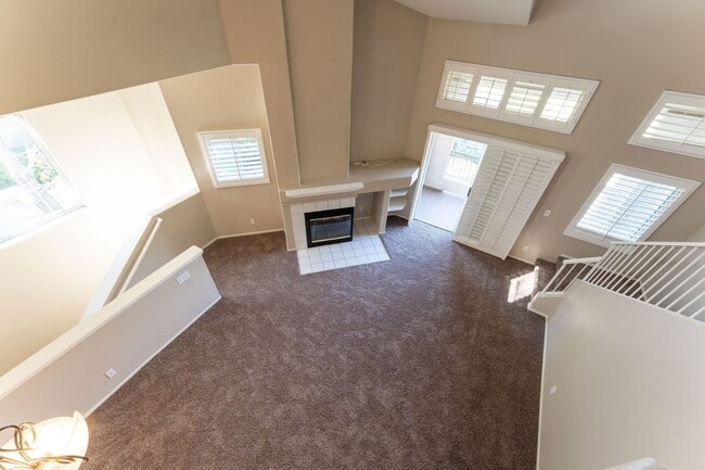 Building Photo - 1010 S Farralon Ln