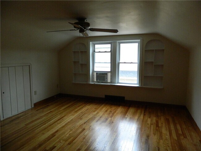 Building Photo - 1046 Grace St