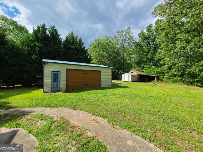 Building Photo - 673 Newton Rd