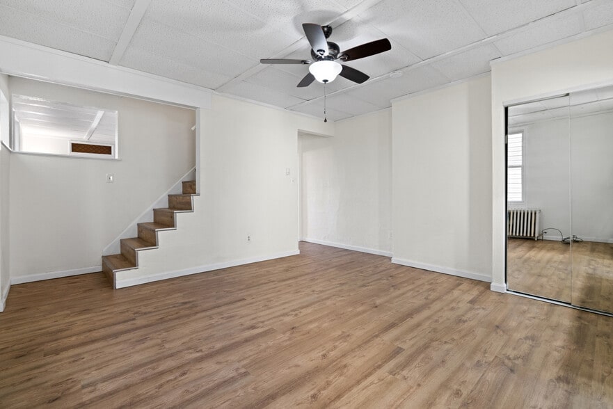 Building Photo - 306 7th Ave