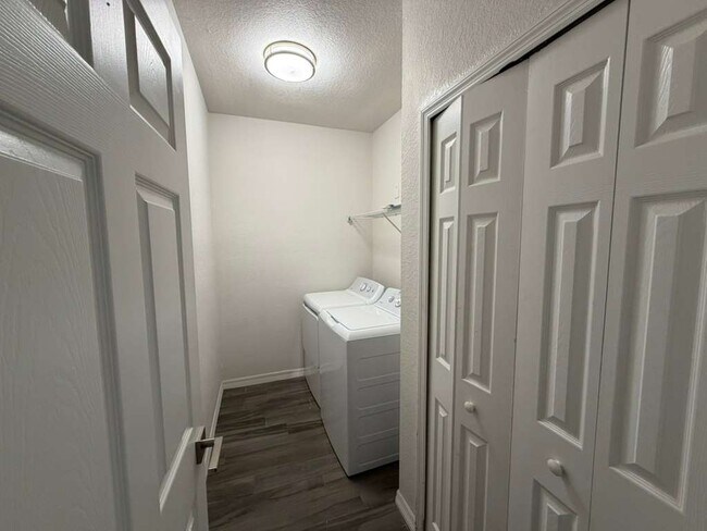 Building Photo - 2019 Claudia Ln