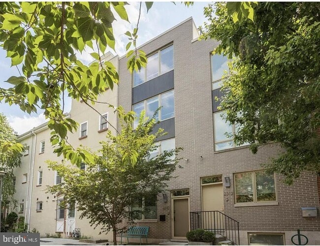 Building Photo - 2310 Naudain St