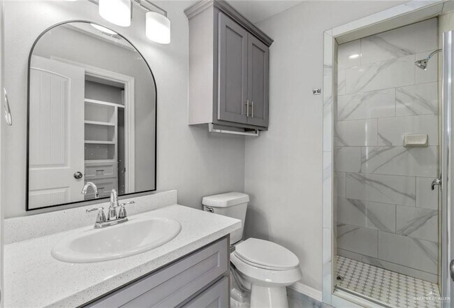 Building Photo - 12 N Playa Del Sol St