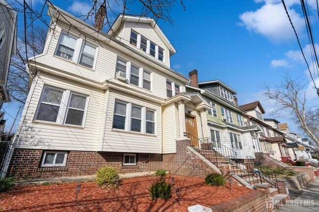 Building Photo - 41-43 Poe Avenue Unit