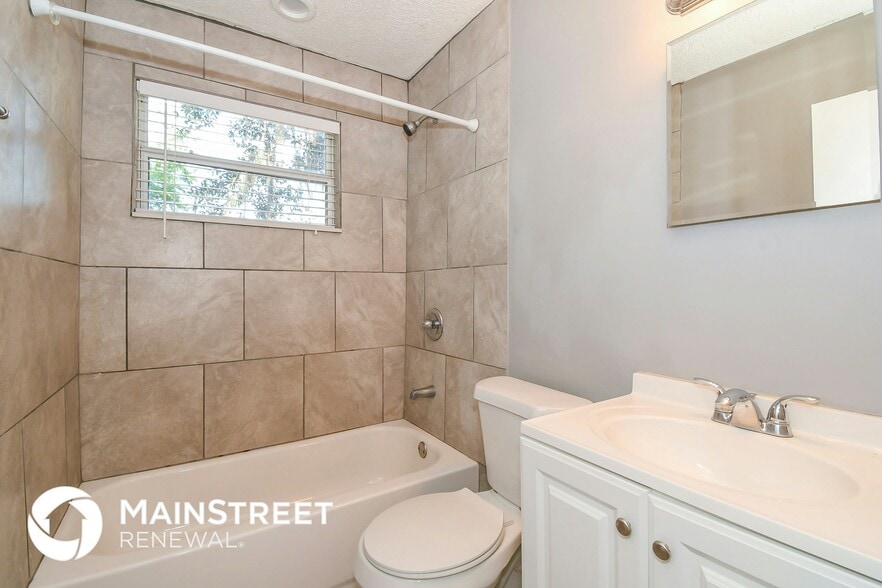 Building Photo - 868 Filmore Ln