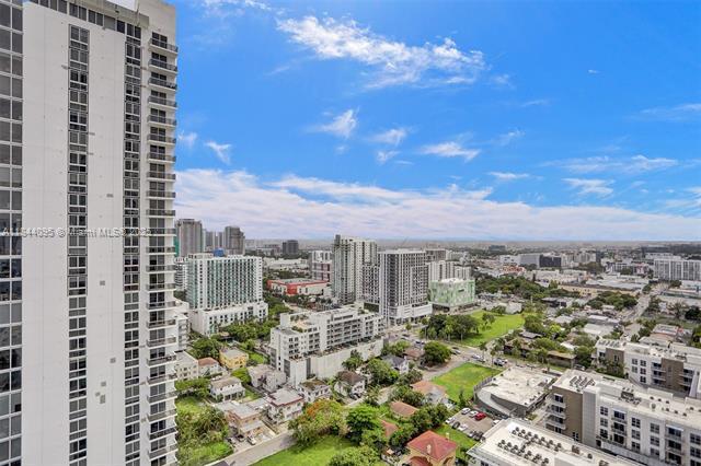 Building Photo - 460 NE 28th St