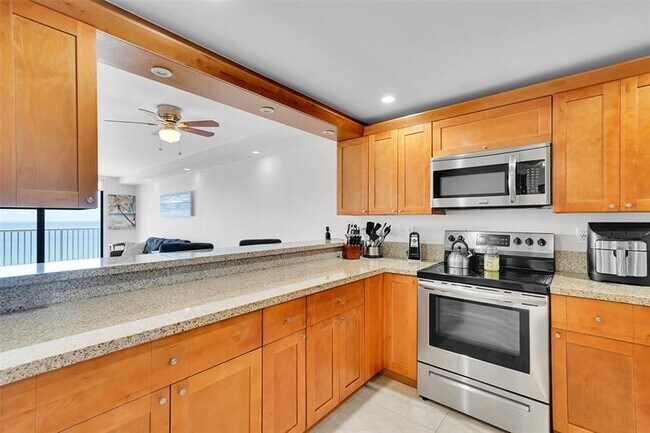 Building Photo - 400 N Surf Rd