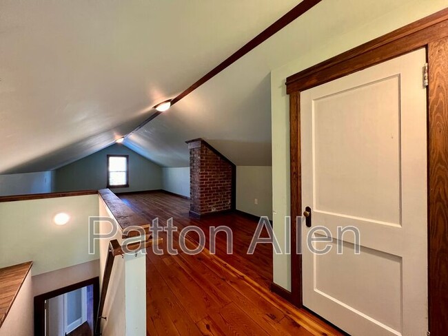 Building Photo - 20 Bell Rd