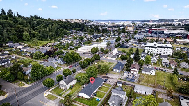 Building Photo - Cute 2 bedroom Near Downtown Tacoma & I-5