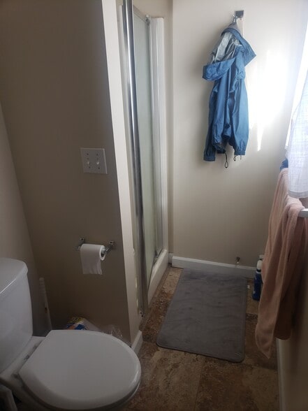 Building Photo - 1358 NW Hall Dr