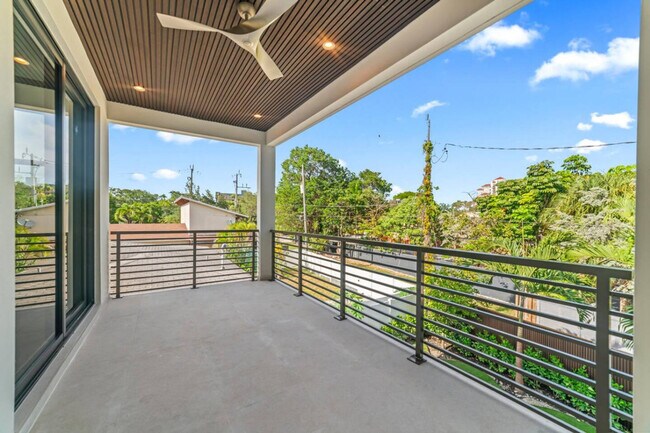 Building Photo - 1812 Miami Rd