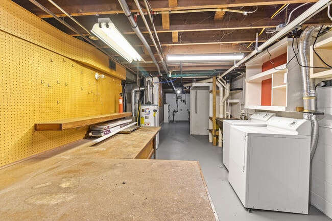 Building Photo - N58W18330 Juniper Ln