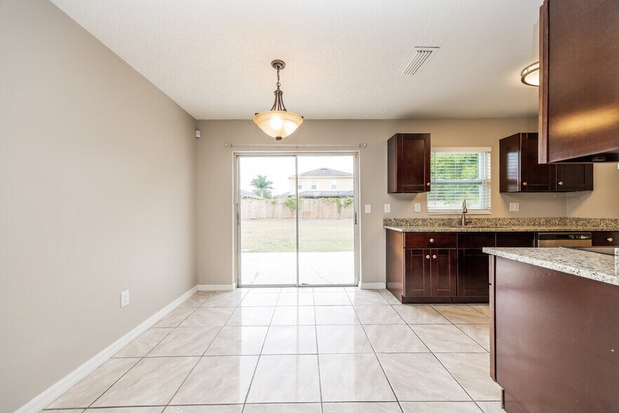 Building Photo - 13823 Pathfinder Dr