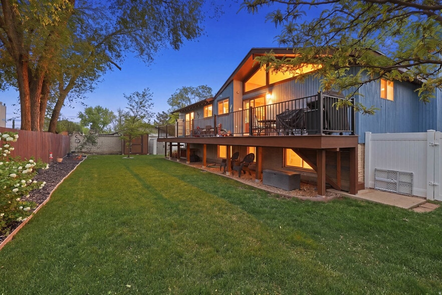 Building Photo - 9107 S Peach Blossom Dr