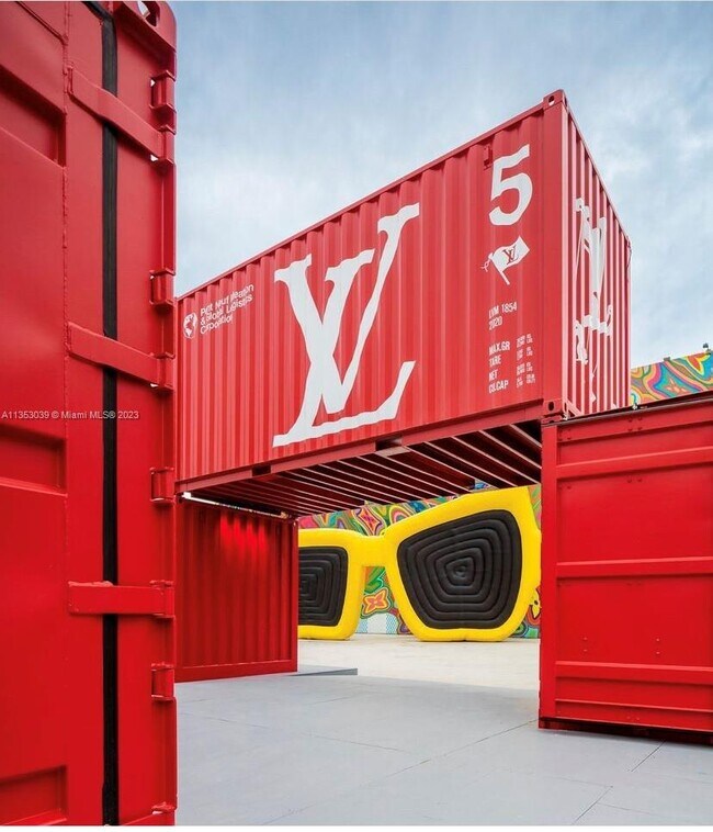 Building Photo - 385 NE 82nd Terrace