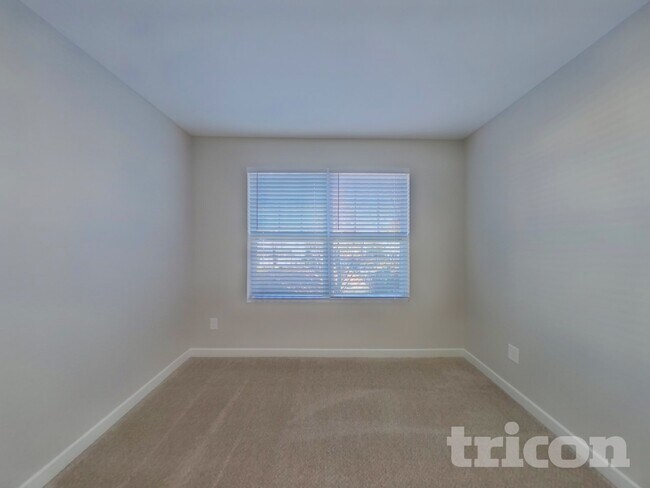 Building Photo - 930 Corvus Ct