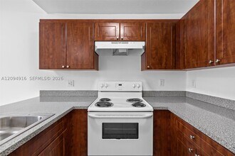 Building Photo - 2453 W 78th St